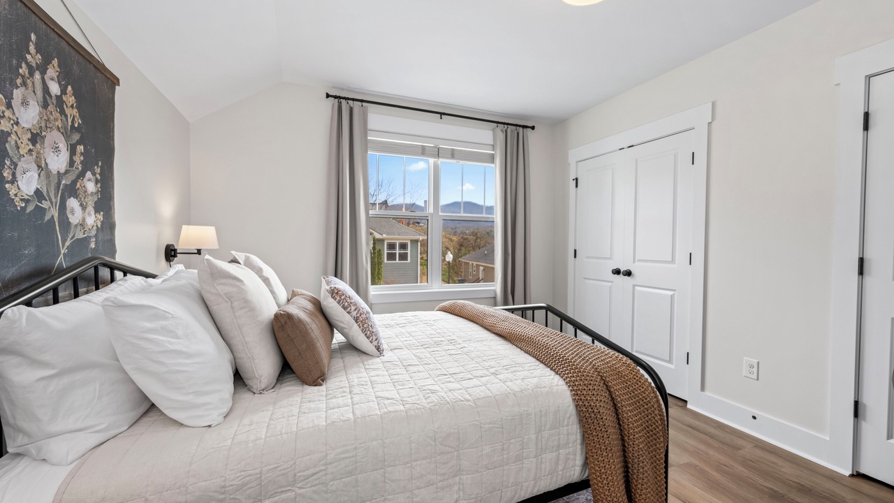 Photo of Bedroom in Swannanoa