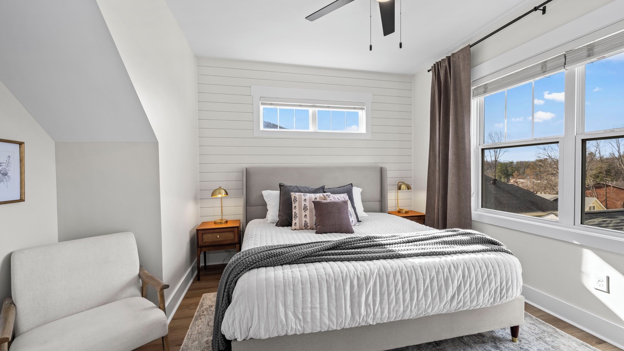 Photo of Bedroom in Swannanoa