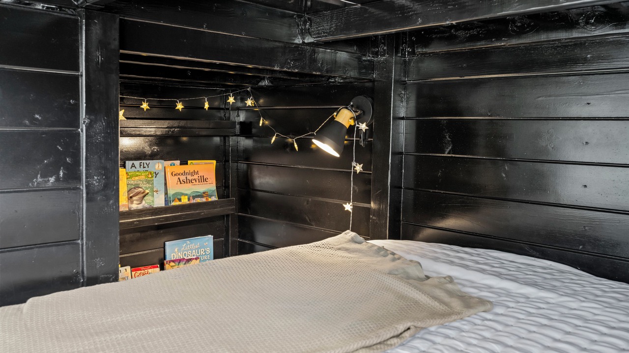 Photo of Bedroom in Swannanoa
