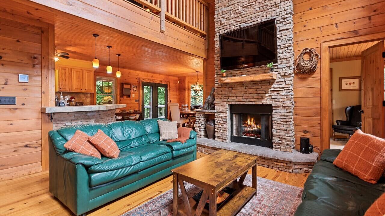 Photo of Livingroom in Maggie Valley
