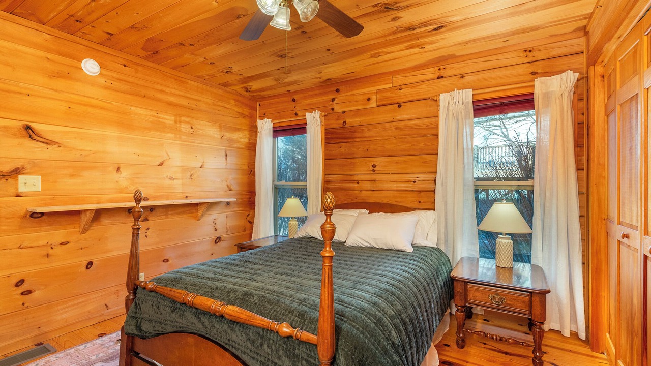 Photo of Bedroom in Black Mountain