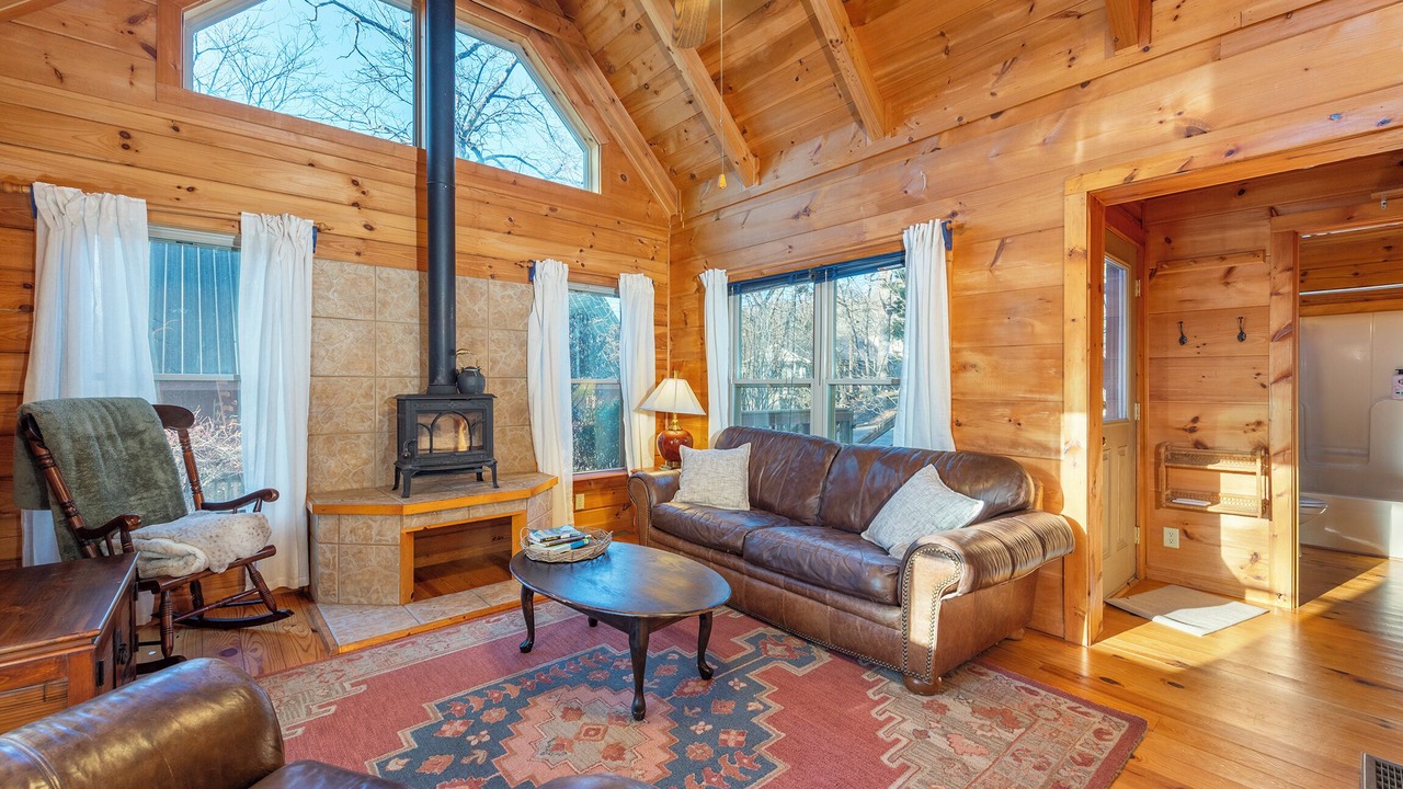 Photo of Livingroom in Black Mountain