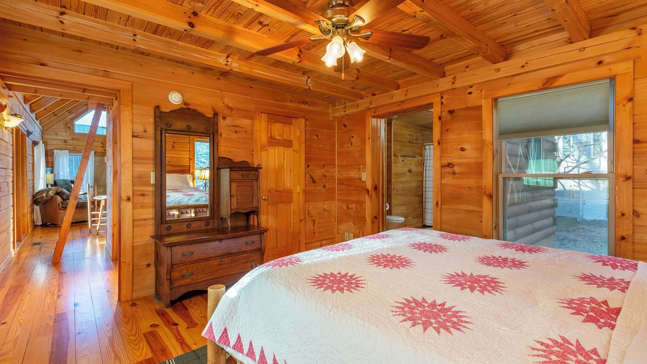 Photo of Bedroom in Black Mountain