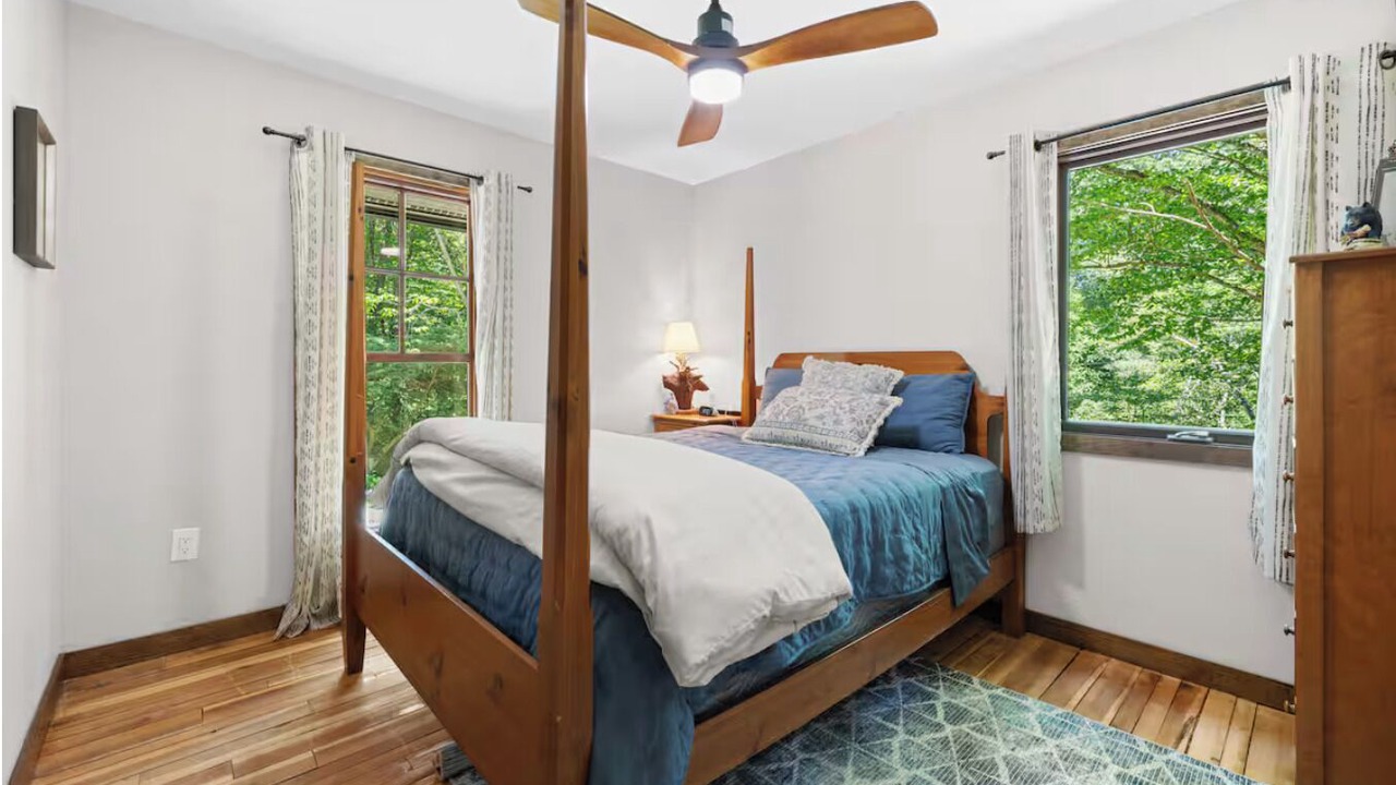 Photo of Bedroom in Altamont