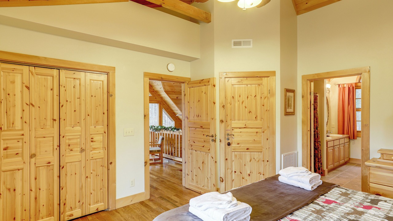 Photo of Bedroom in Hidden Lake