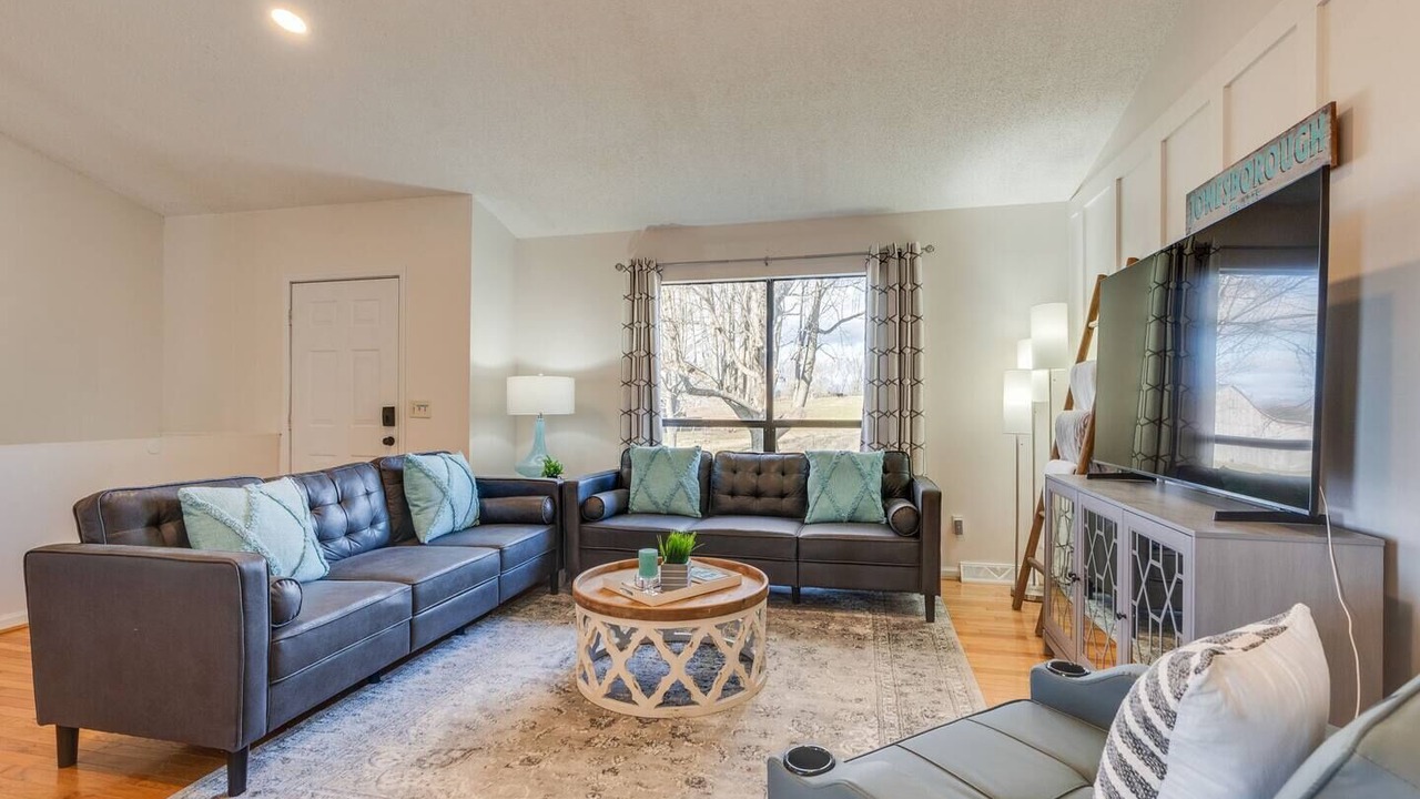 Photo of Livingroom in Jonesborough
