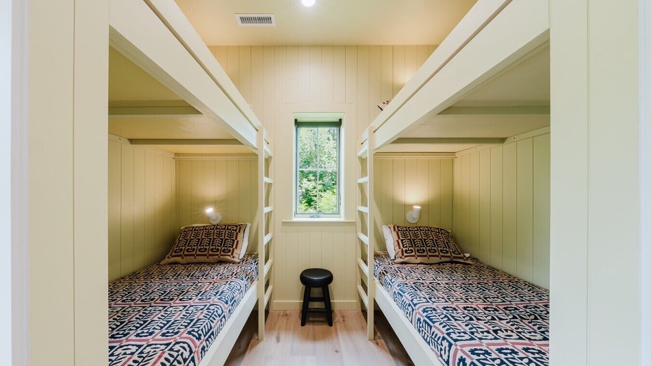 Photo of Bedroom in Old Fort