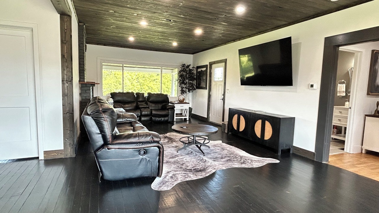 Photo of Livingroom in Owenton