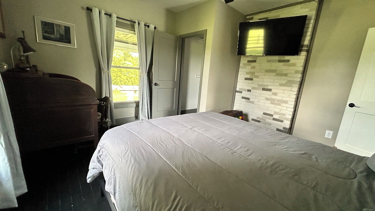 Photo of Bedroom in Owenton
