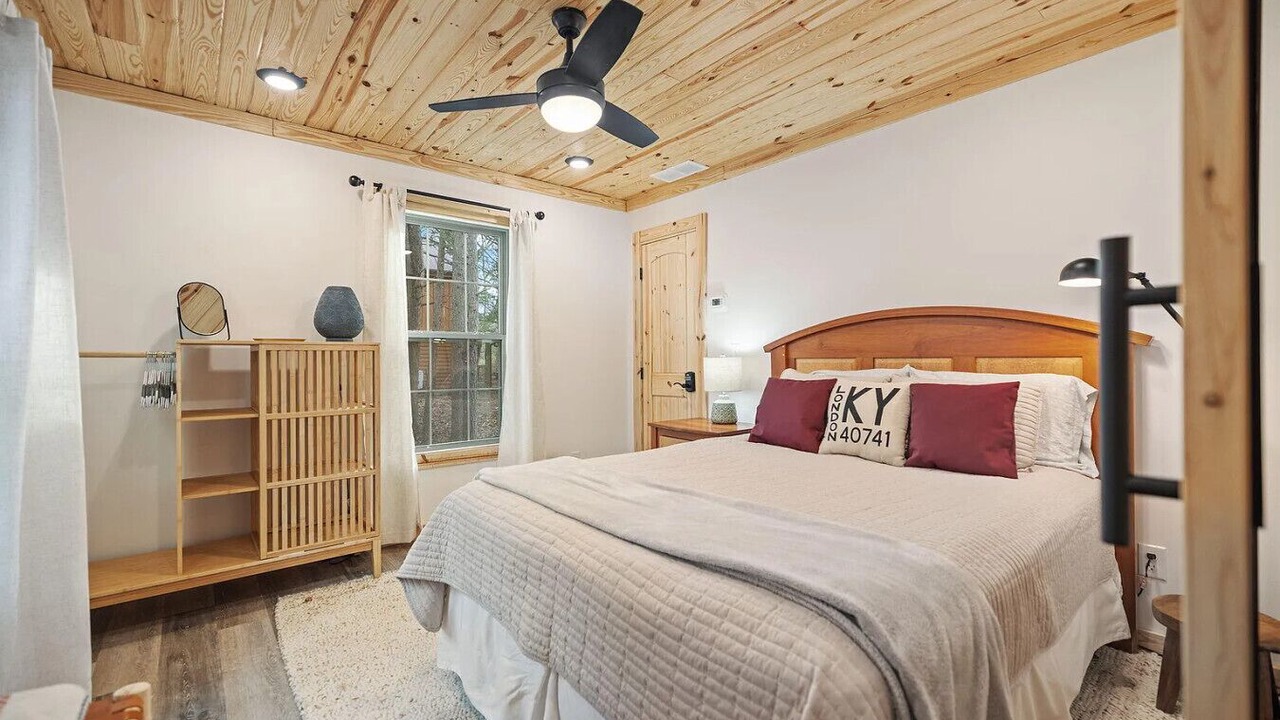 Photo of Bedroom in Rogers