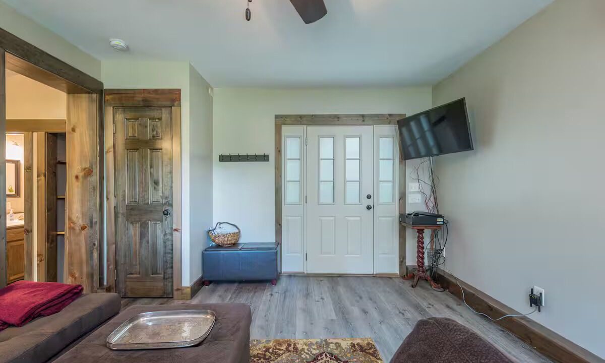 Photo of Livingroom in Woodfin