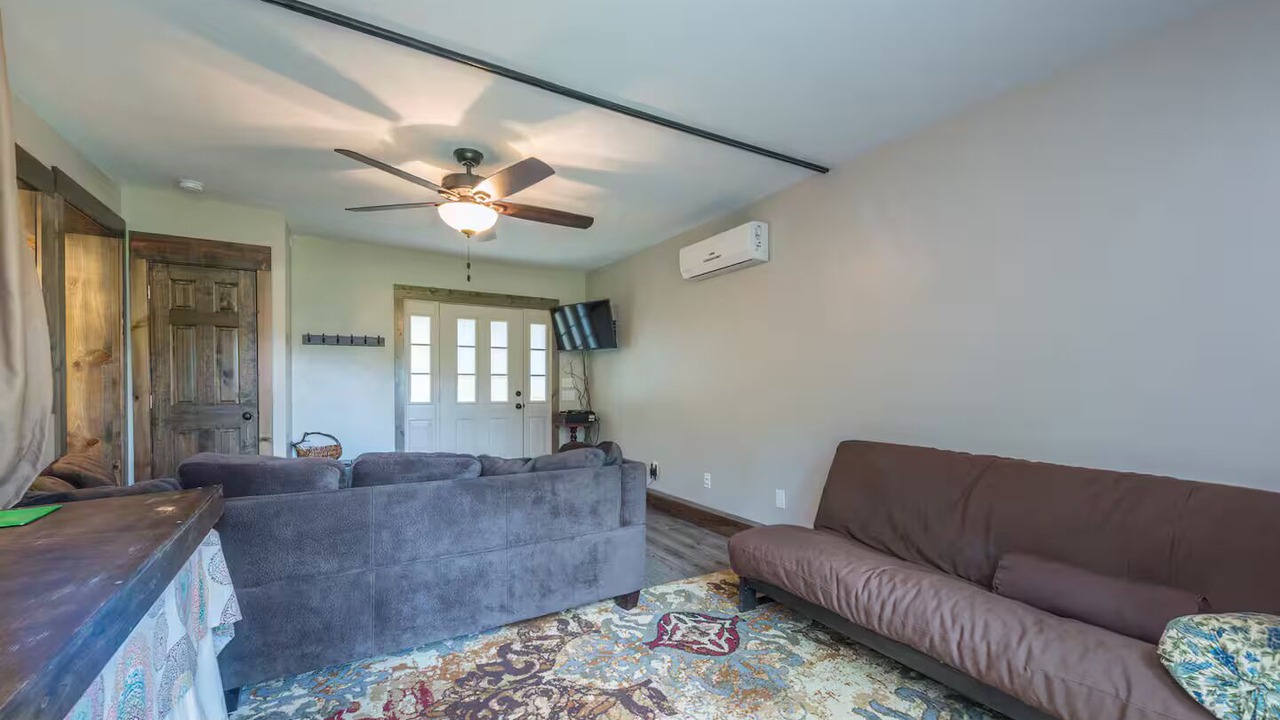 Photo of Livingroom in Woodfin