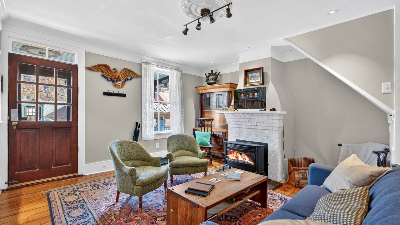 Photo of Livingroom in Harpers Ferry