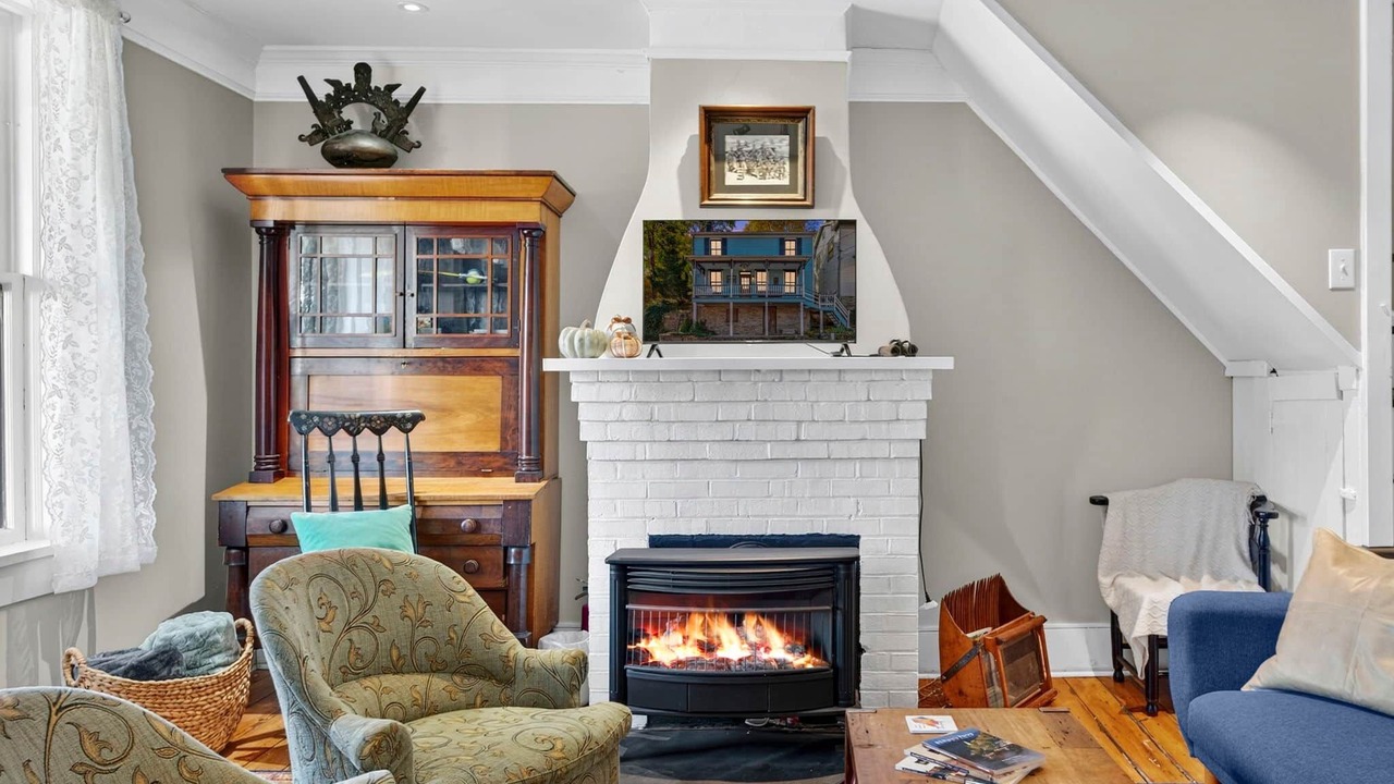 Photo of Livingroom in Harpers Ferry