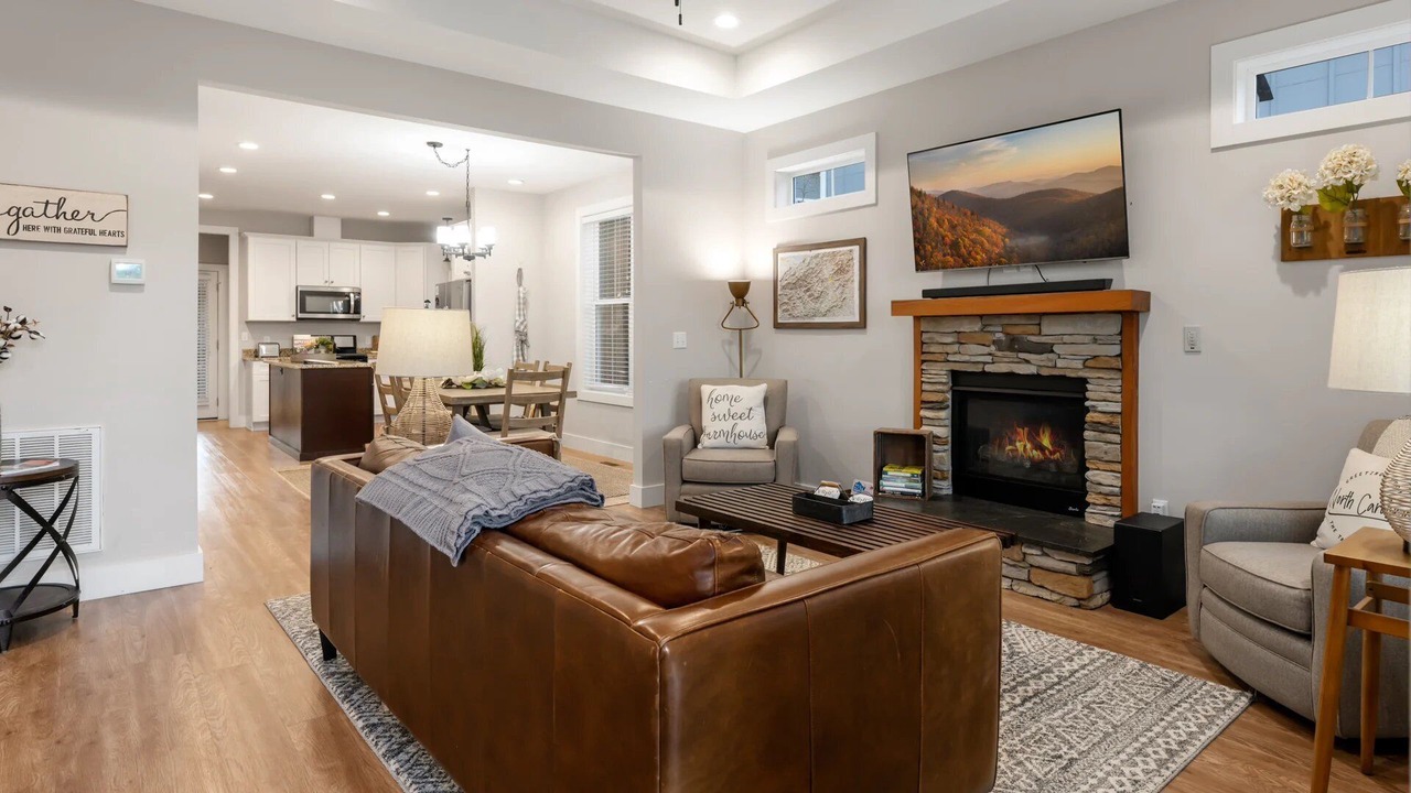 Photo of Livingroom in Fairview
