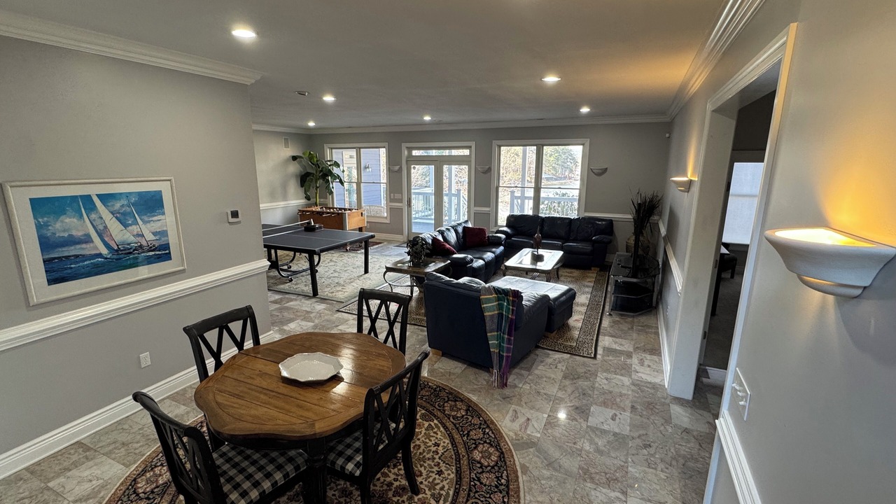 Photo of Livingroom in Forest Lake Heights