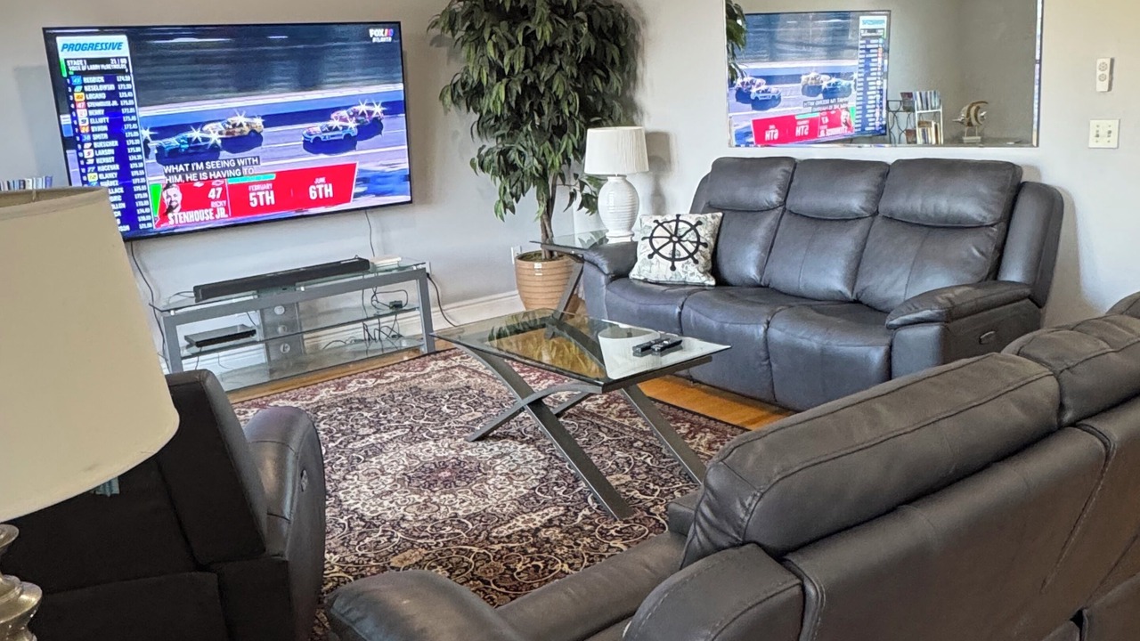 Photo of Livingroom in Forest Lake Heights