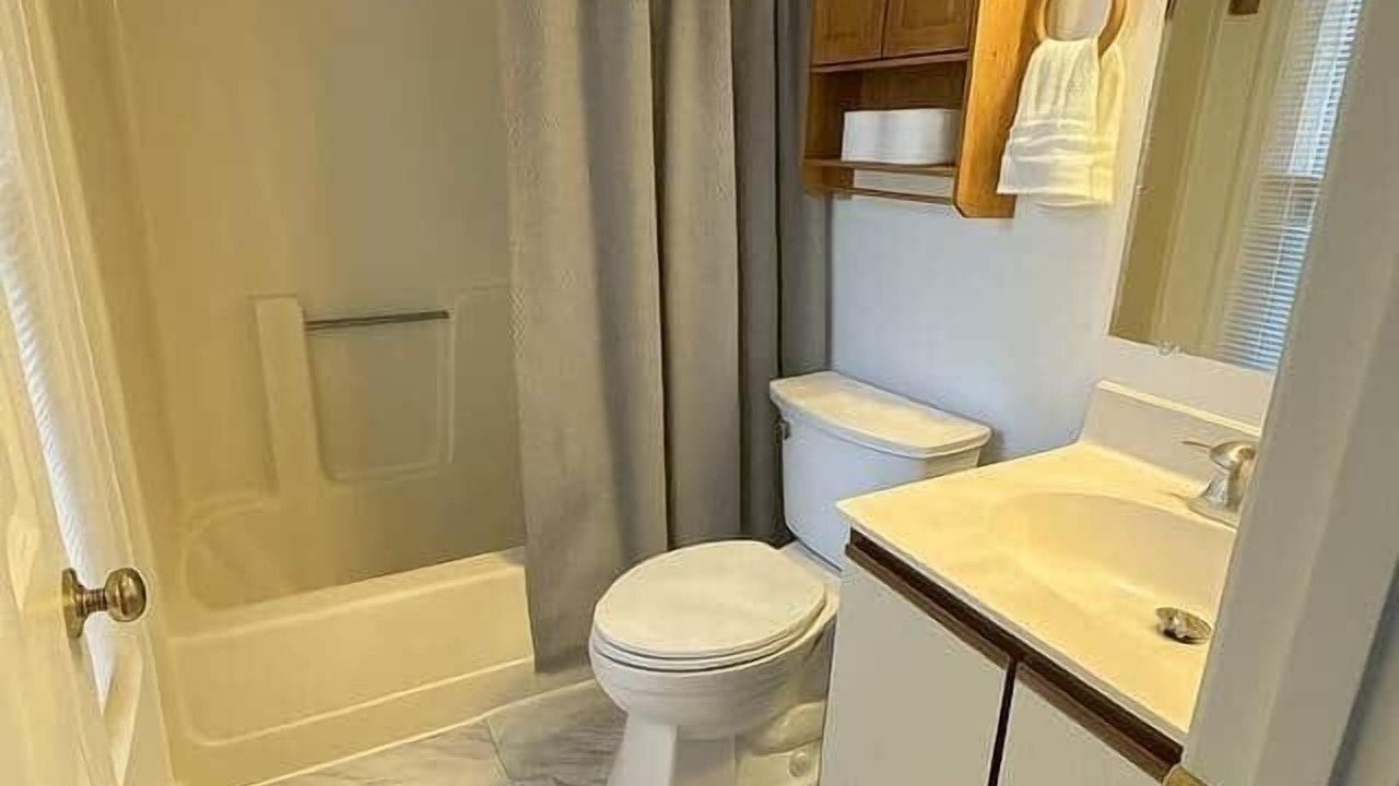 Photo of Bathroom in Adamstown
