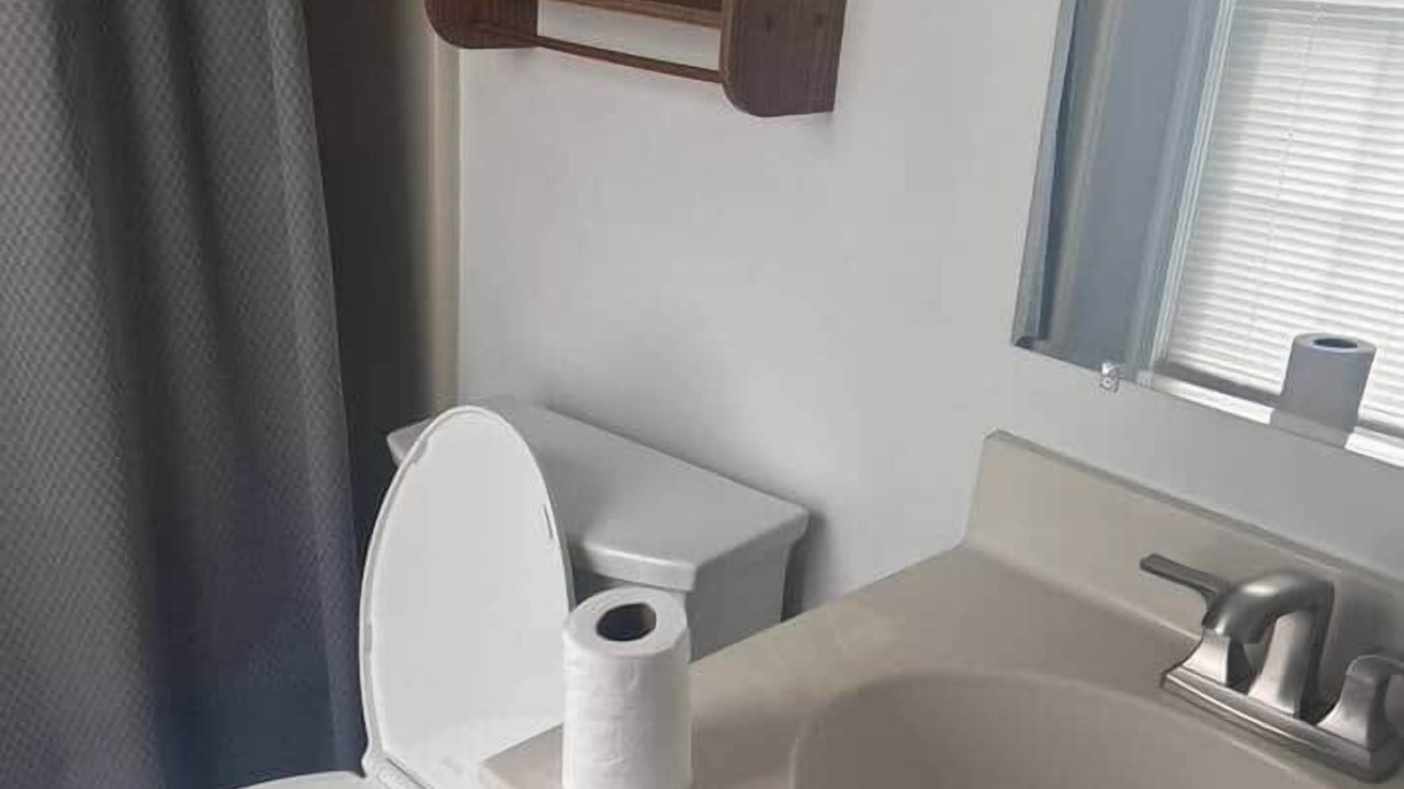 Photo of Bathroom in Adamstown