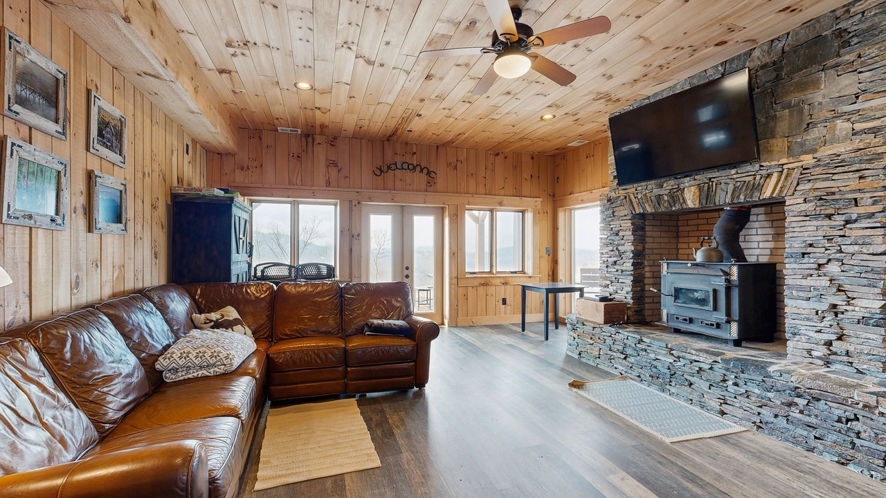 Photo of Livingroom in Elk Park