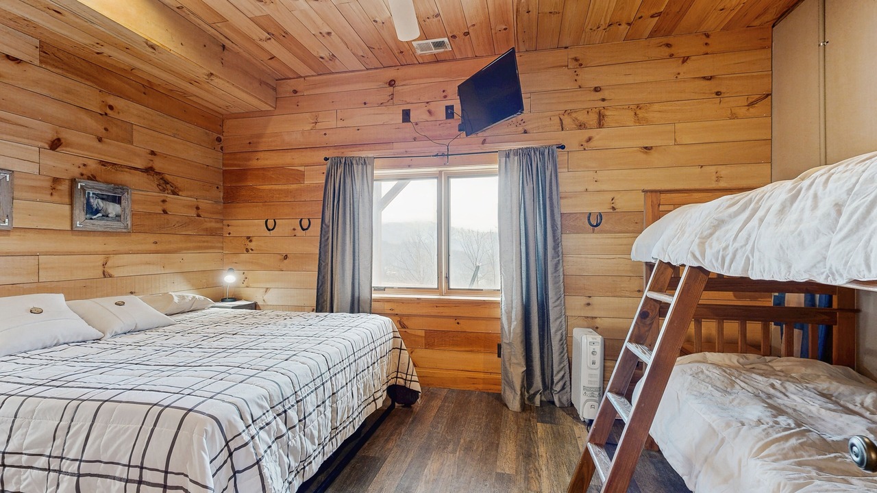 Photo of Bedroom in Elk Park