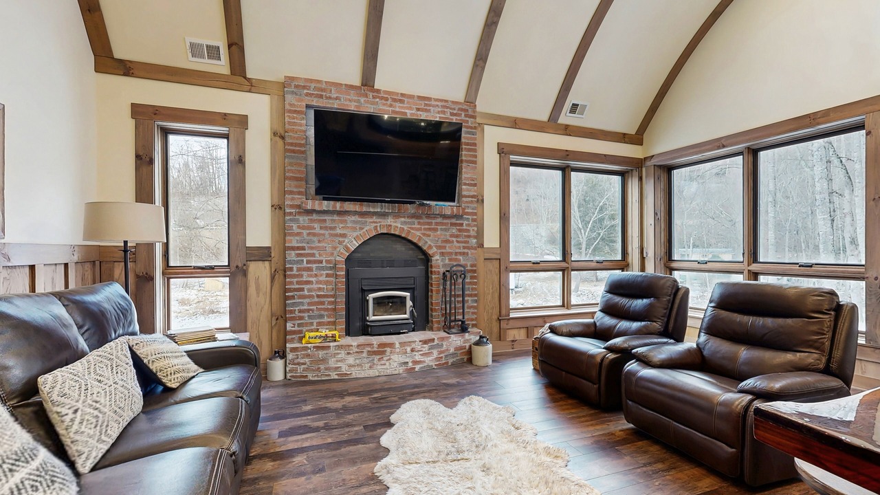 Photo of Livingroom in Elk Park