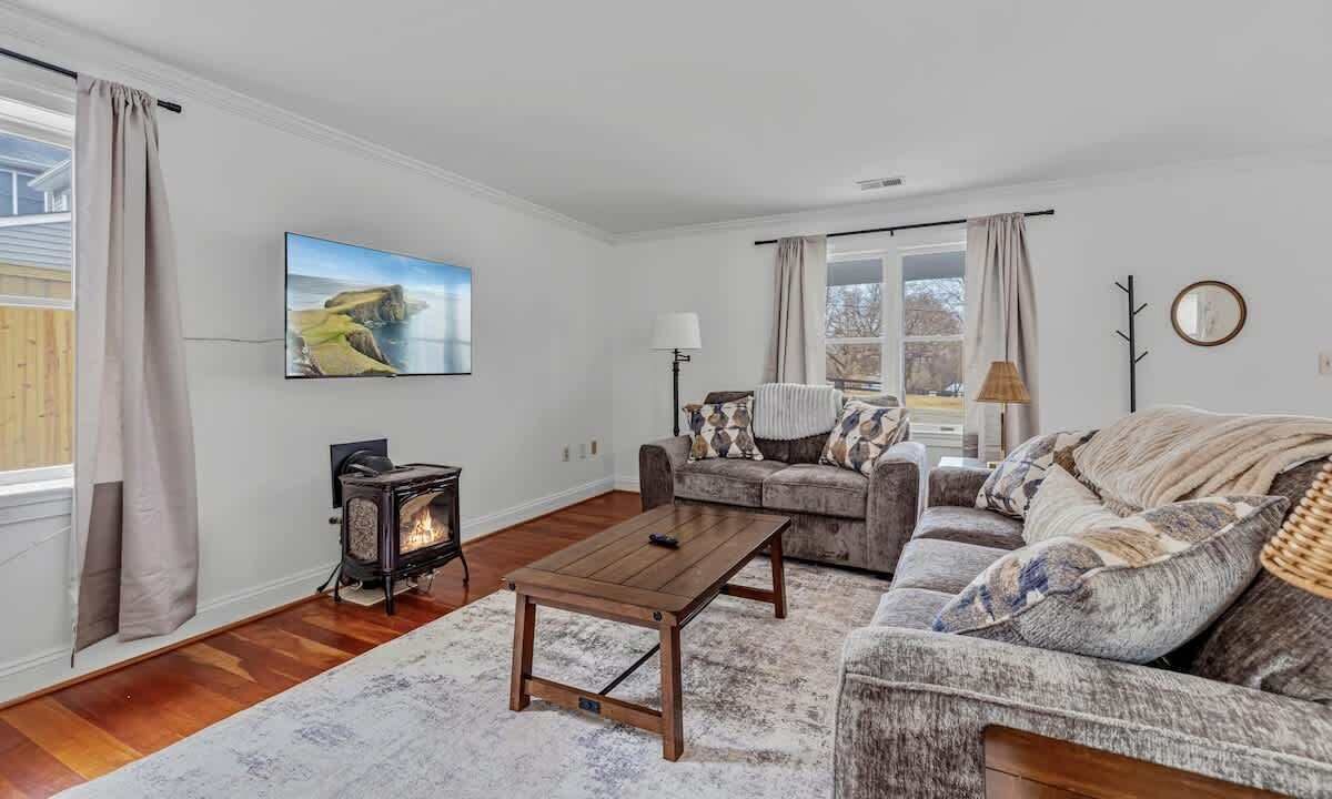 Photo of Livingroom in Leesburg