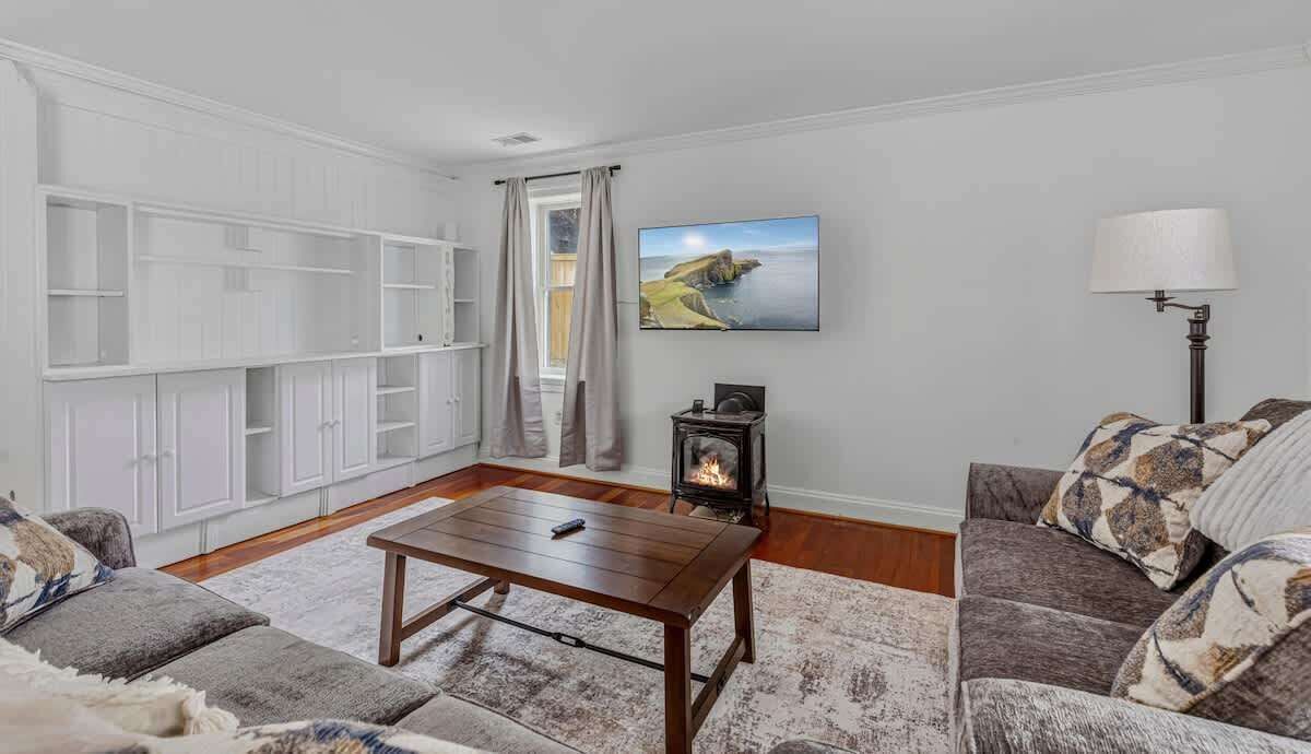 Photo of Livingroom in Leesburg