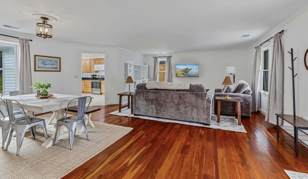 Photo of Livingroom in Leesburg