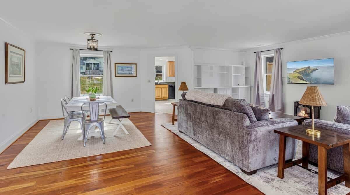 Photo of Livingroom in Leesburg
