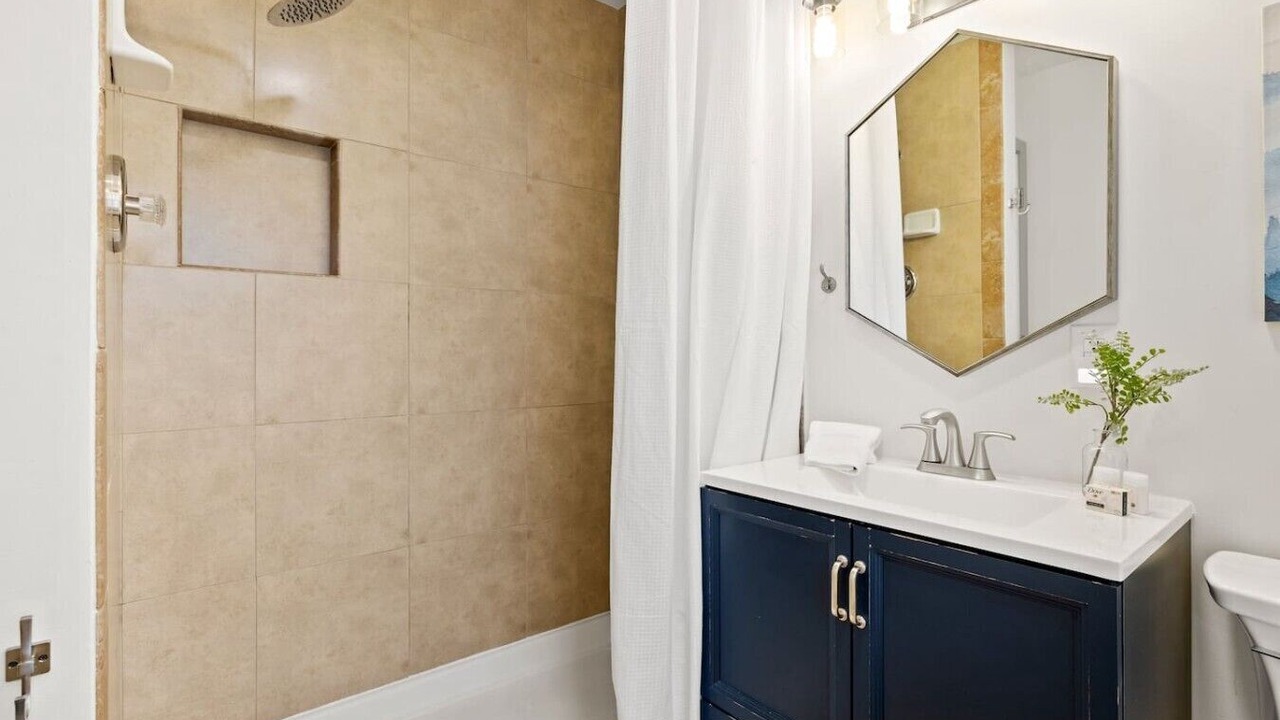 Photo of Bathroom in Arden