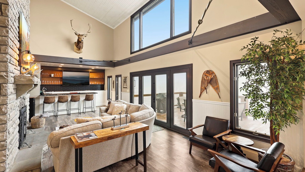 Photo of Livingroom in Seven Devils