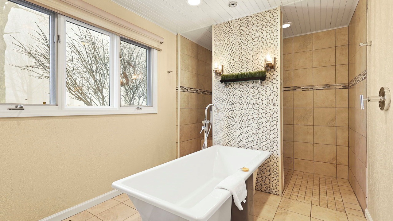 Photo of Bathroom in Seven Devils