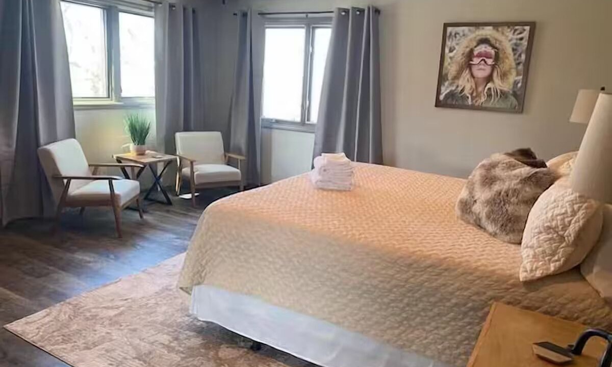 Photo of Bedroom in Seven Devils