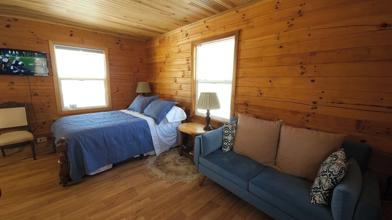 Photo of Bedroom in Frenchburg