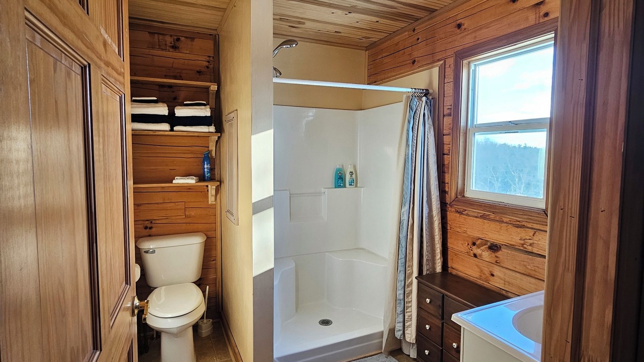 Photo of Bathroom in Frenchburg
