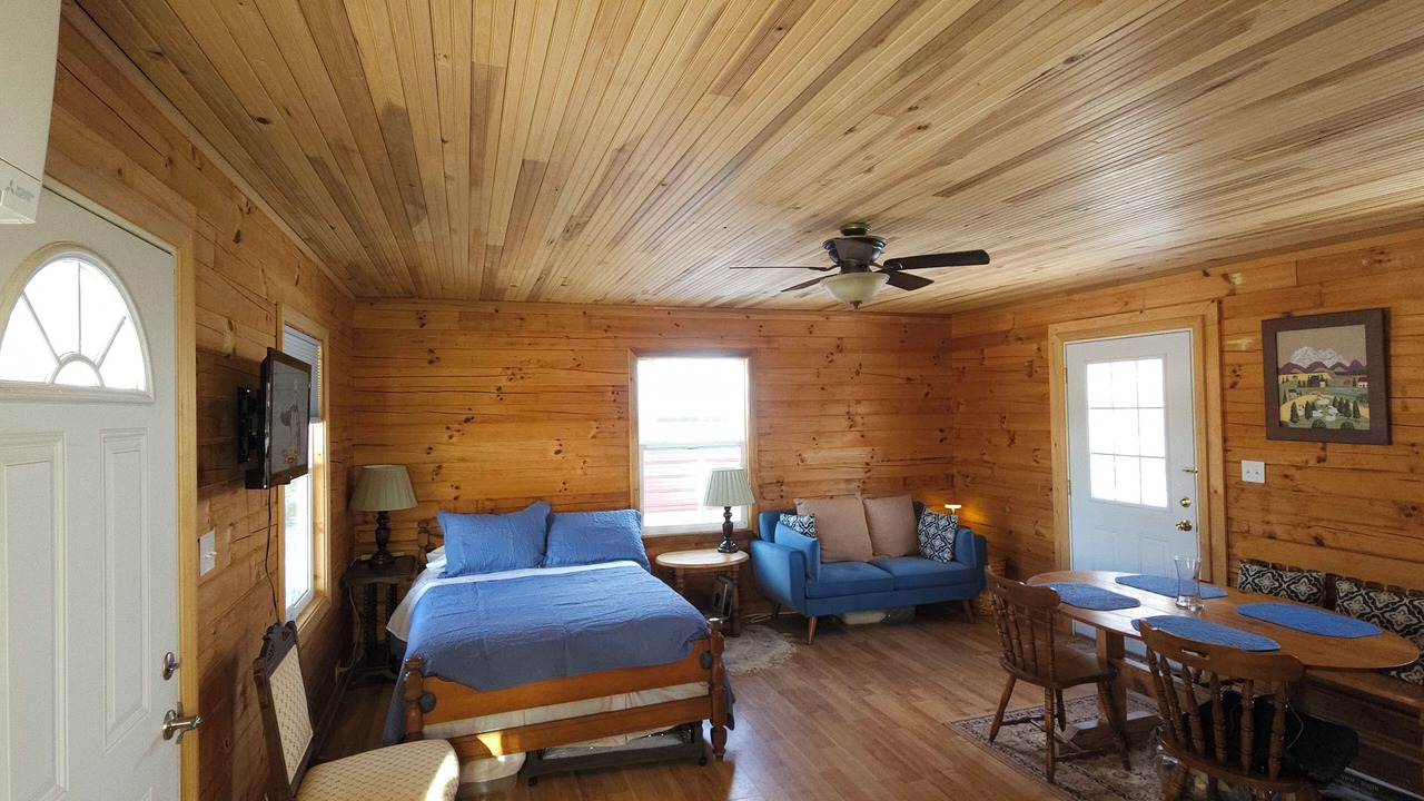 Photo of Bedroom in Frenchburg