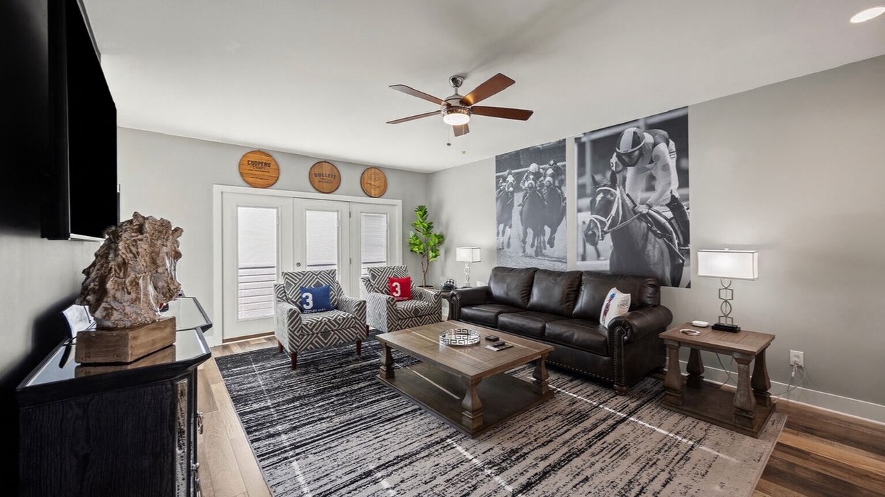 Photo of Livingroom in Lexington