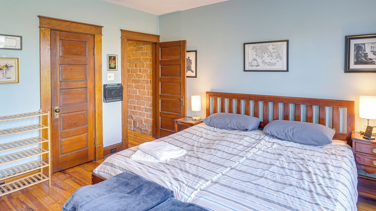 Photo of Bedroom in Downtown