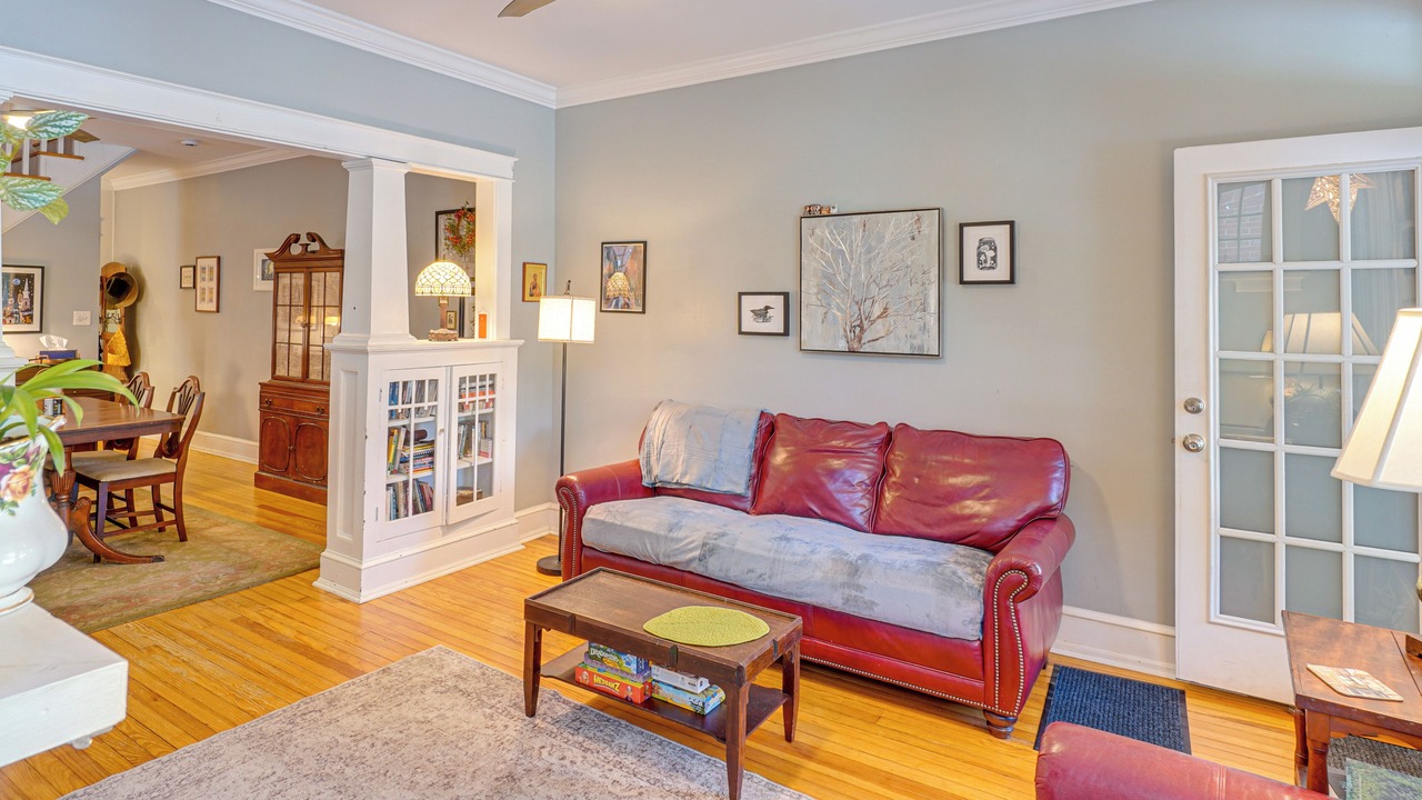 Photo of Livingroom in Downtown