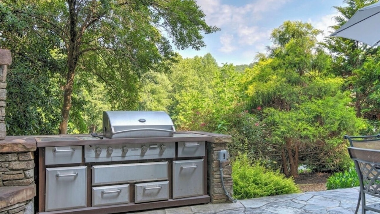 Photo of Patio Balcony in Lake Lure