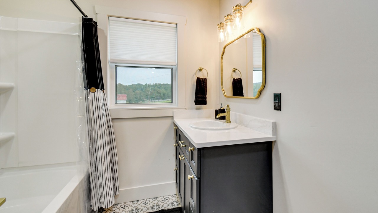 Photo of Bathroom in Campton