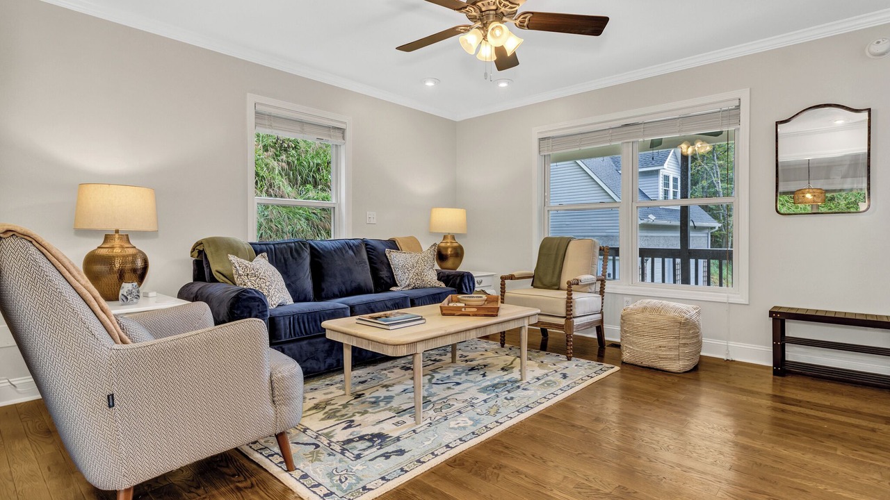 Photo of Livingroom in Barnardsville