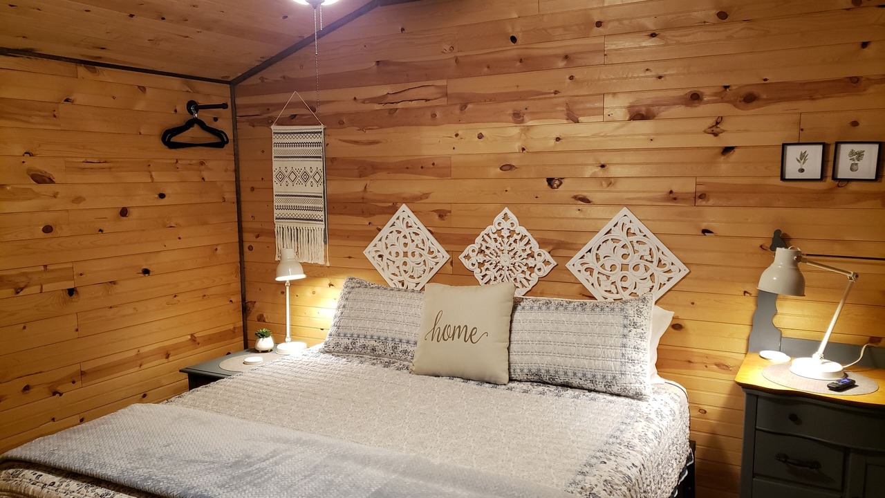 Photo of Bedroom in Frenchburg