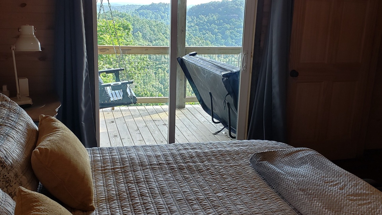 Photo of Bedroom in Frenchburg