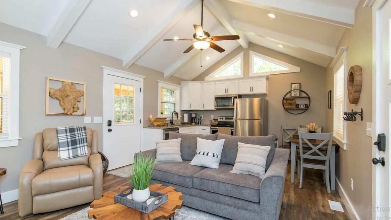 Photo of Livingroom in Rogers