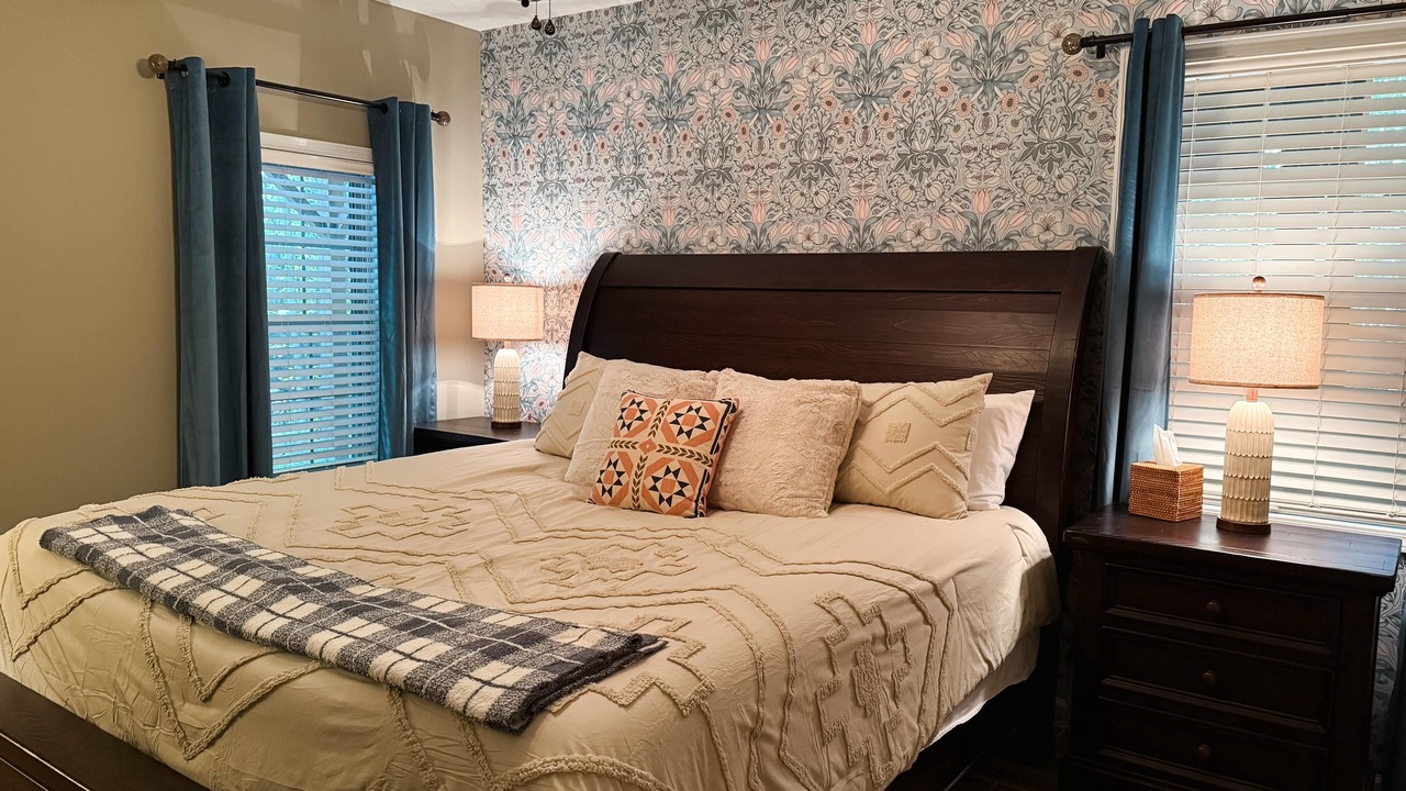 Photo of Bedroom in Lenoir