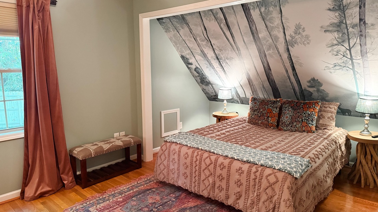 Photo of Bedroom in Lenoir
