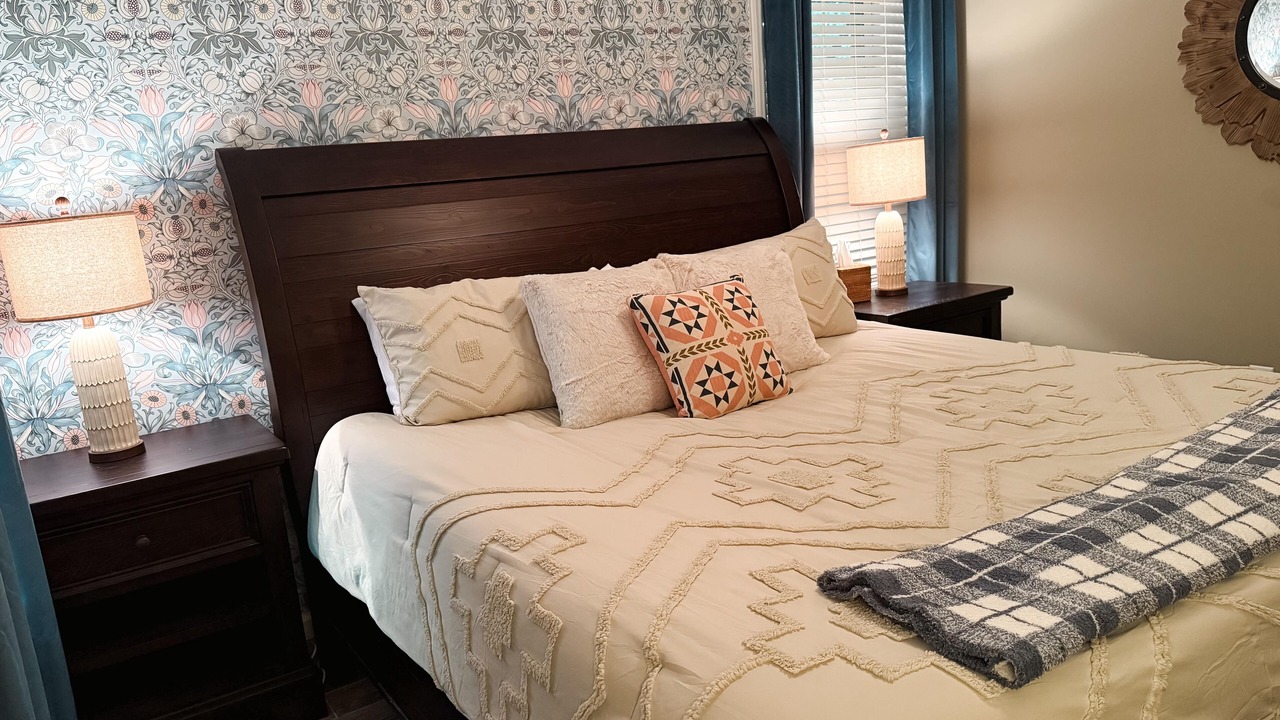Photo of Bedroom in Lenoir