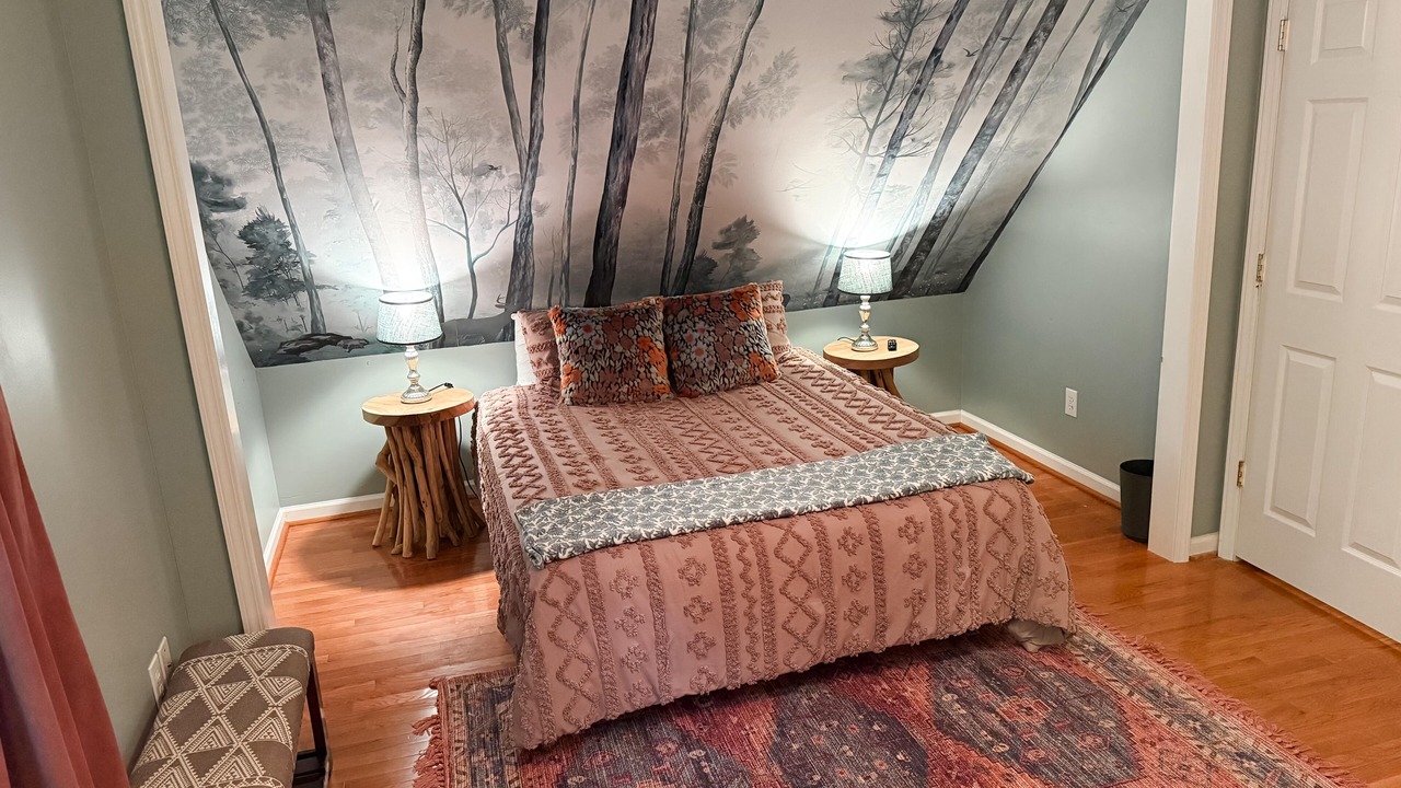 Photo of Bedroom in Lenoir